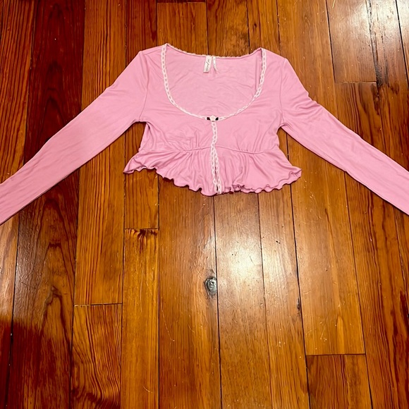 URBAN OUTFITTERS: PINK ROSETTE TOP - Picture 1 of 1